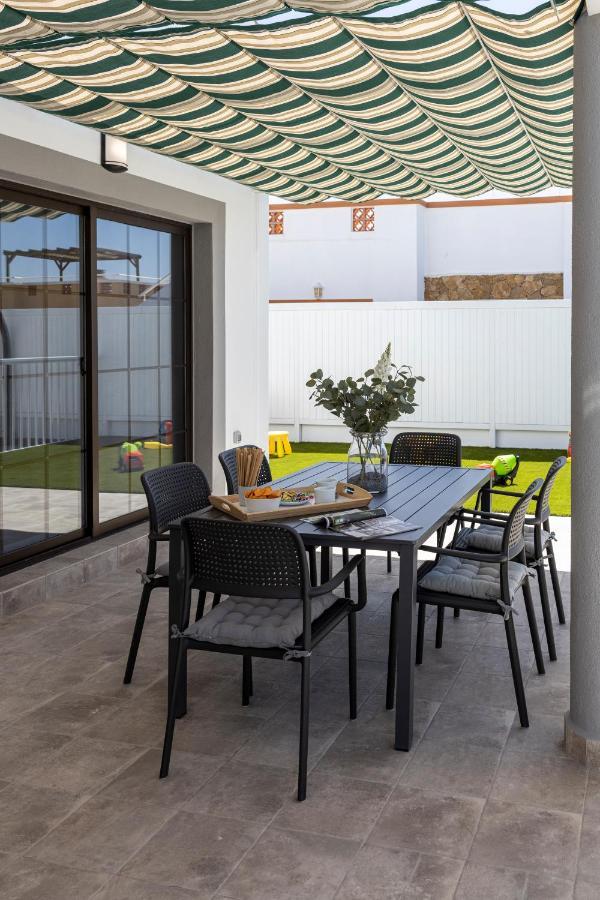 Ideal For Family Holidays, Near Beach And Golf- Casa James La Guirra ภายนอก รูปภาพ